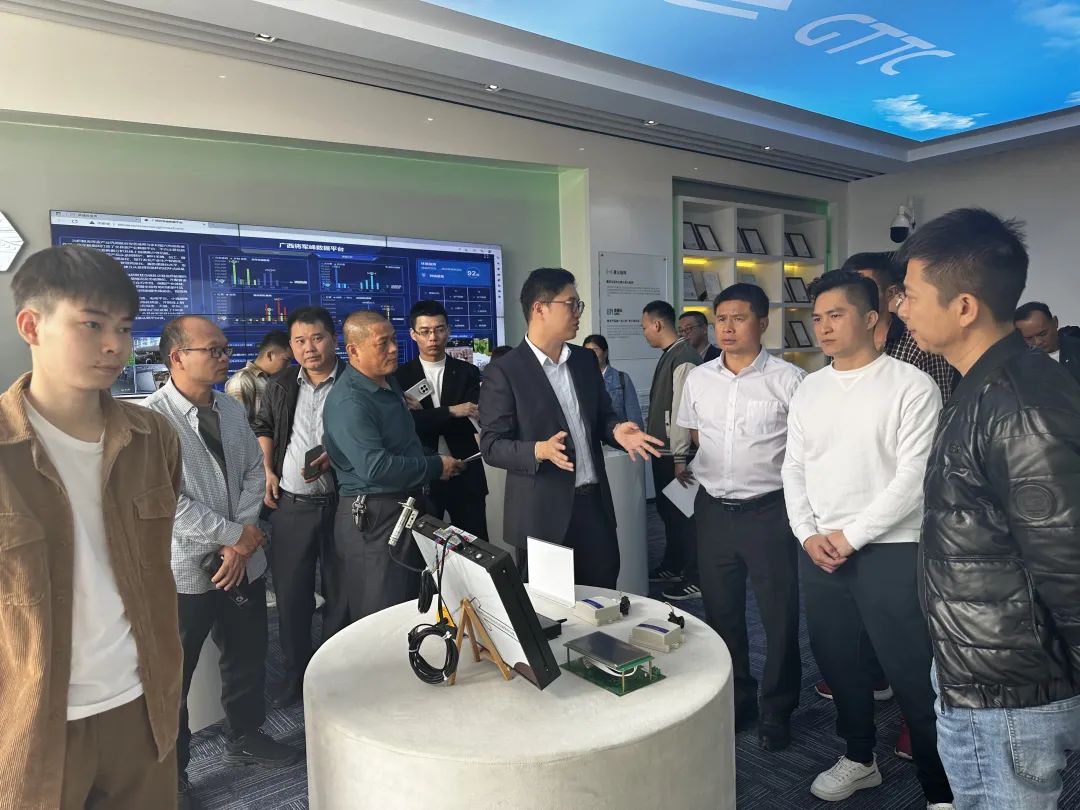 广东省农业职业经理人培训班学员一行到广州国际茶叶交易中心参观学习